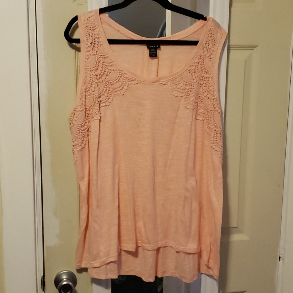 Torrid pink crocheted tank